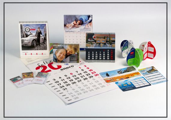 Los calendarios son un clásico dentro de los regalos promocionales de Navidad o Año Nuevo. Cualquier empresa o negocio regalan a sus clientes. Aunque cualquier tipo de comercio puede utilizar las diferentes formas de crear y diseñar su propio calendario.