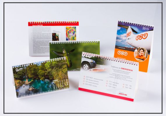 El calendario de escritorio es un promocional útil y decorativo que ocupa poco espacio en el lugar de su cliente pero tiene presencia de su marca a lo largo del año.