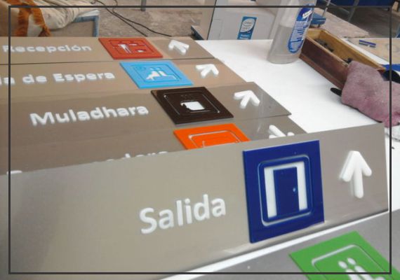 ELABORACIÓN DE TRABAJOS ESPECIALES EN ACRÍLICO, LOGOS EMPRESARIALES ,BUZONES,SEÑALIZACION EMPRESARIAL,SU LOGO EMPRESARIAL EN RECEPCIÓN
